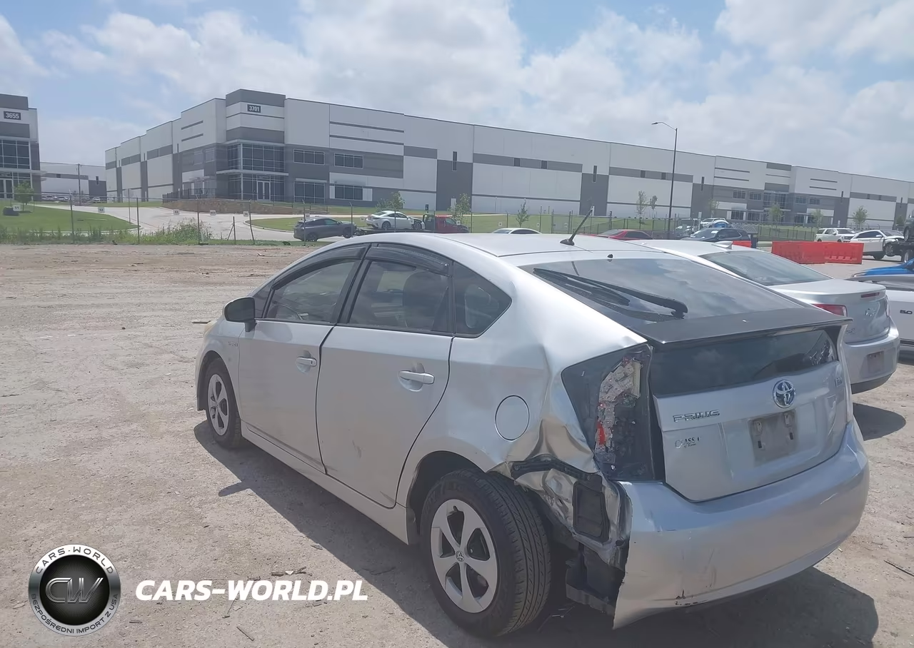 2013 Toyota Prius Two VIN:JTDKN3DU5D5627035 - 3