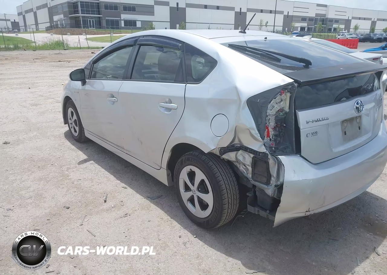 2013 Toyota Prius Two VIN:JTDKN3DU5D5627035 - 6