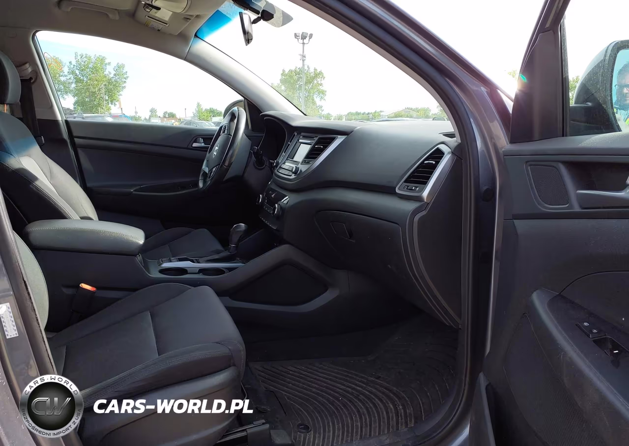 2017 Hyundai Tucson Sport VIN:KM8J3CA28HU401437 - 5