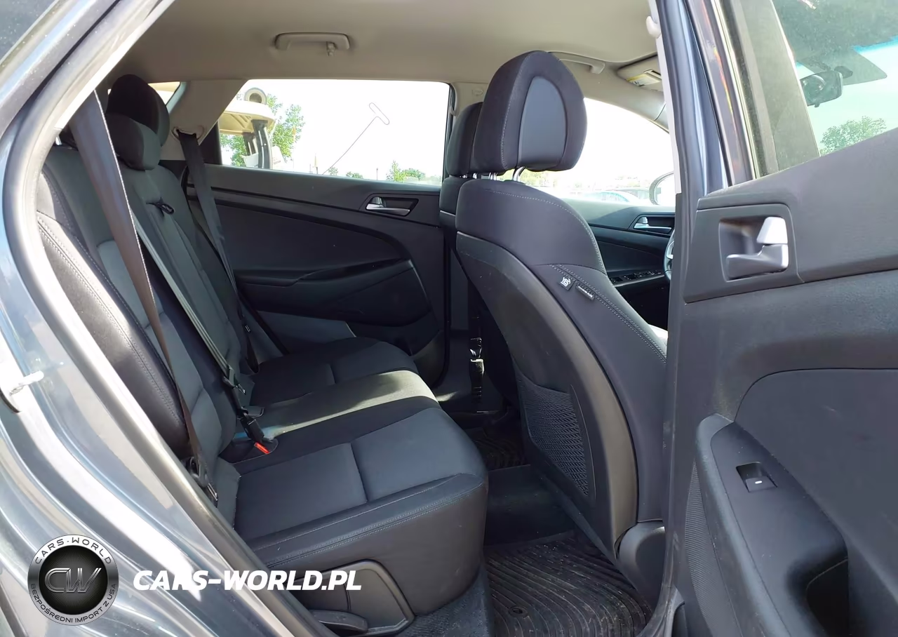 2017 Hyundai Tucson Sport VIN:KM8J3CA28HU401437 - 8