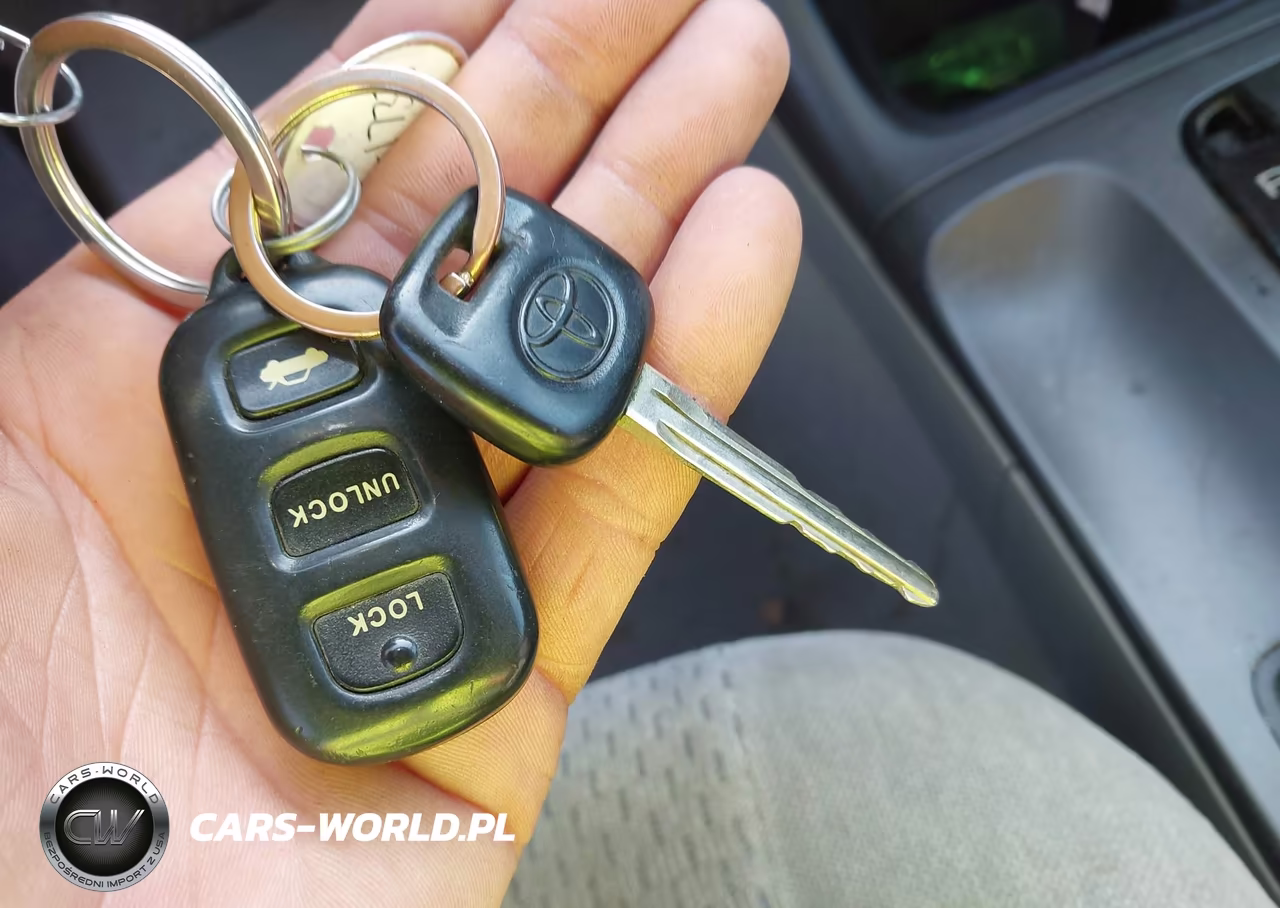 2002 Toyota Camry Le VIN:4T1BE32K32U504396 - 11