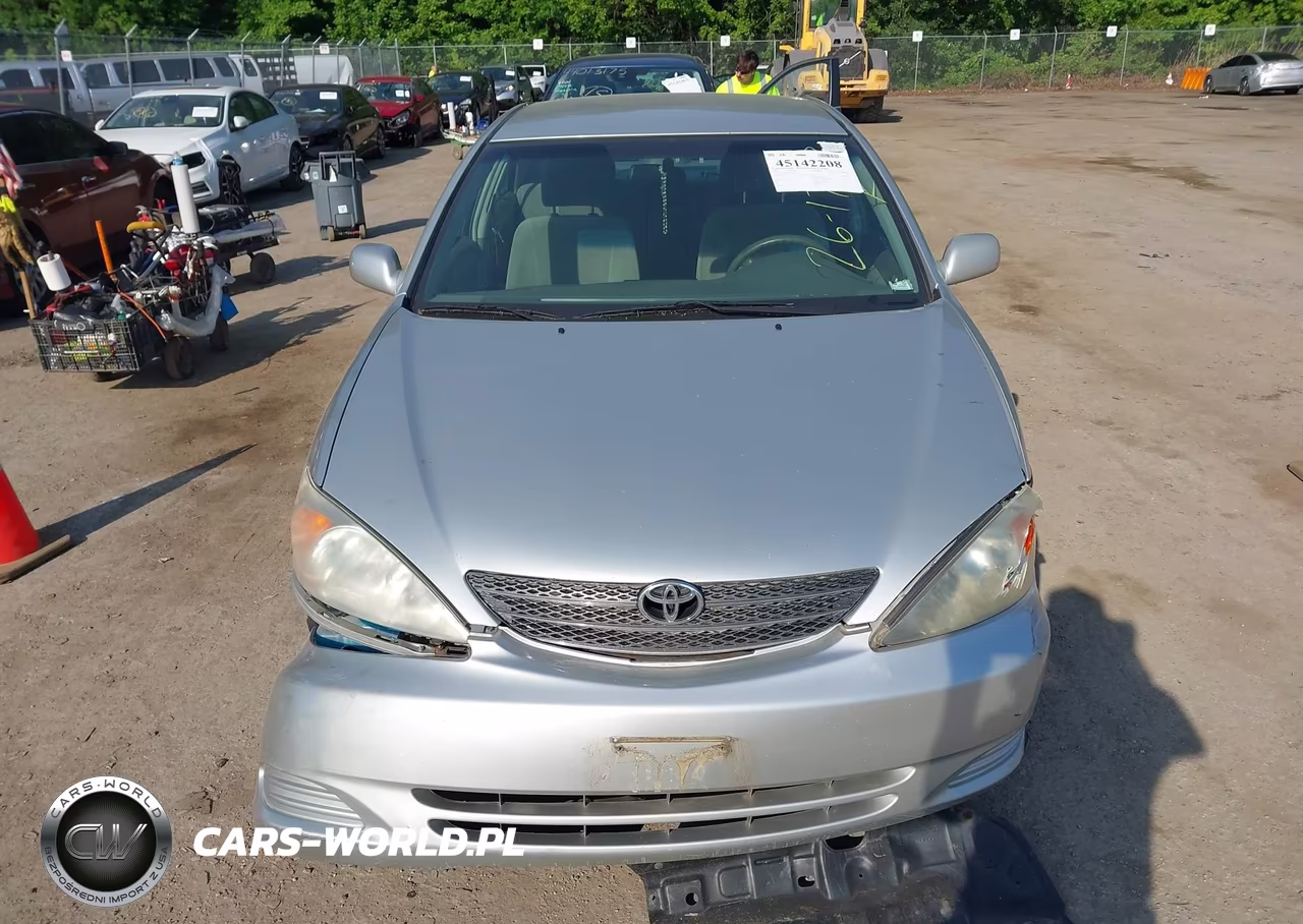 2002 Toyota Camry Le VIN:4T1BE32K32U504396 - 12