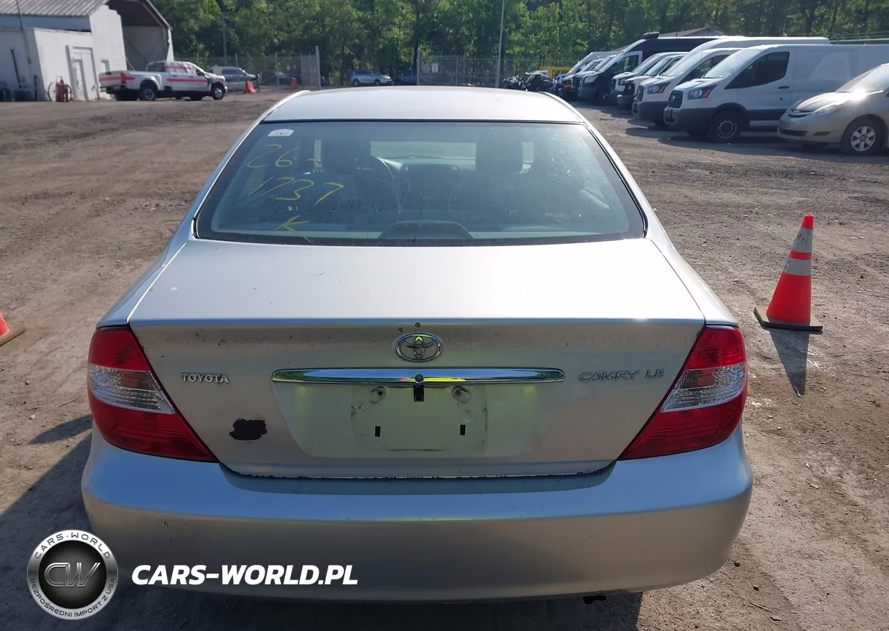2002 Toyota Camry Le VIN:4T1BE32K32U504396 - 16