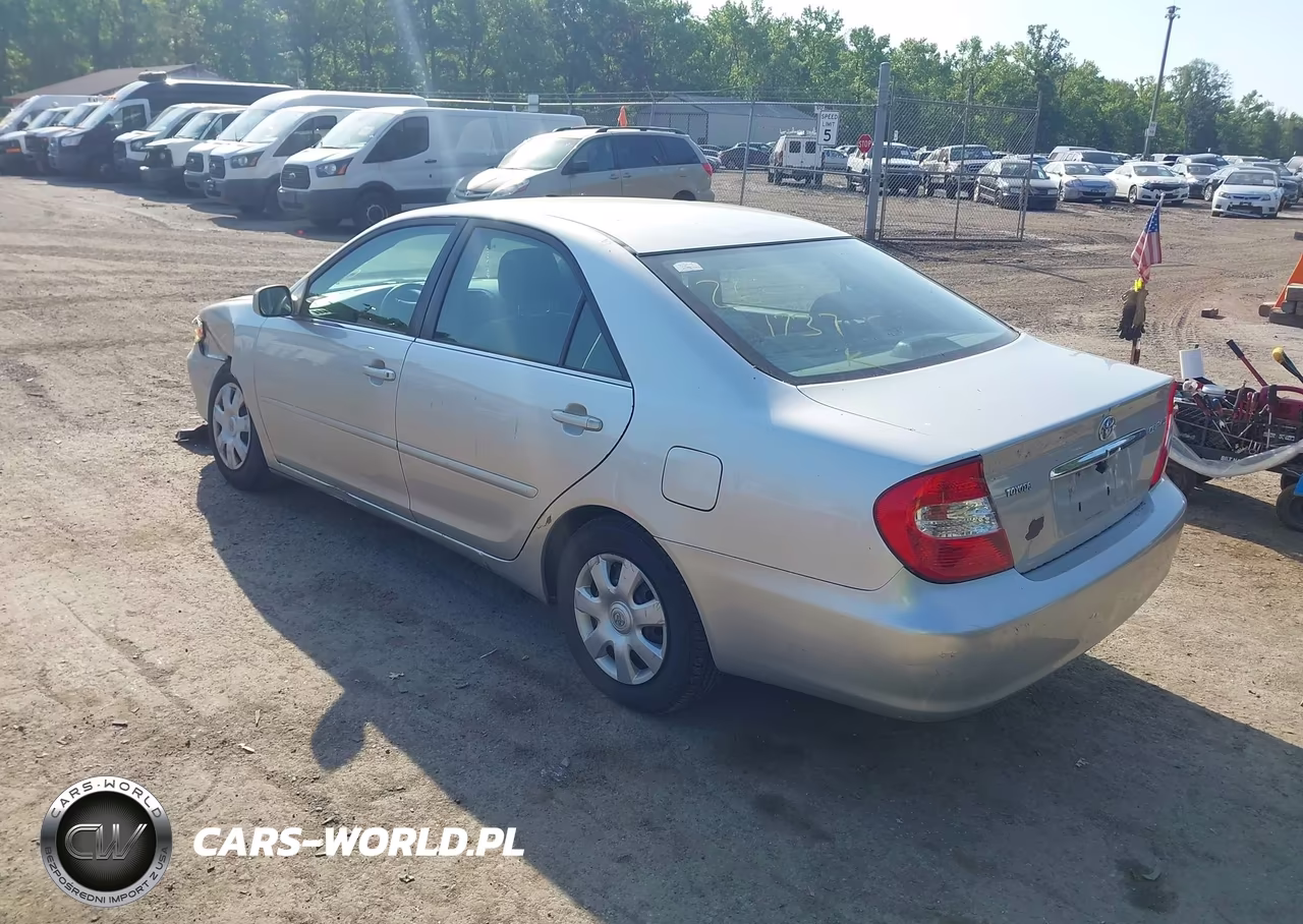 2002 Toyota Camry Le VIN:4T1BE32K32U504396 - 3