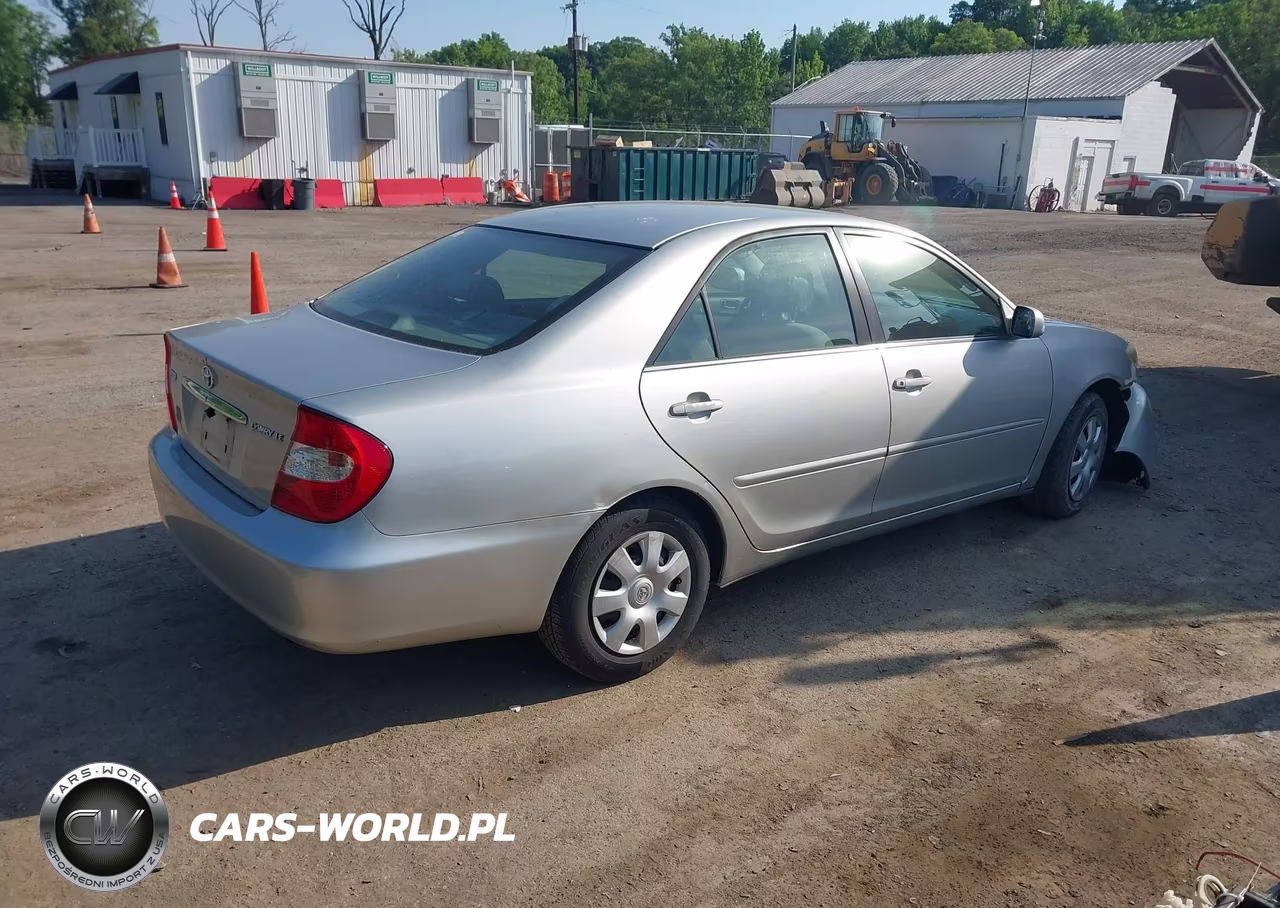 2002 Toyota Camry Le VIN:4T1BE32K32U504396 - 4
