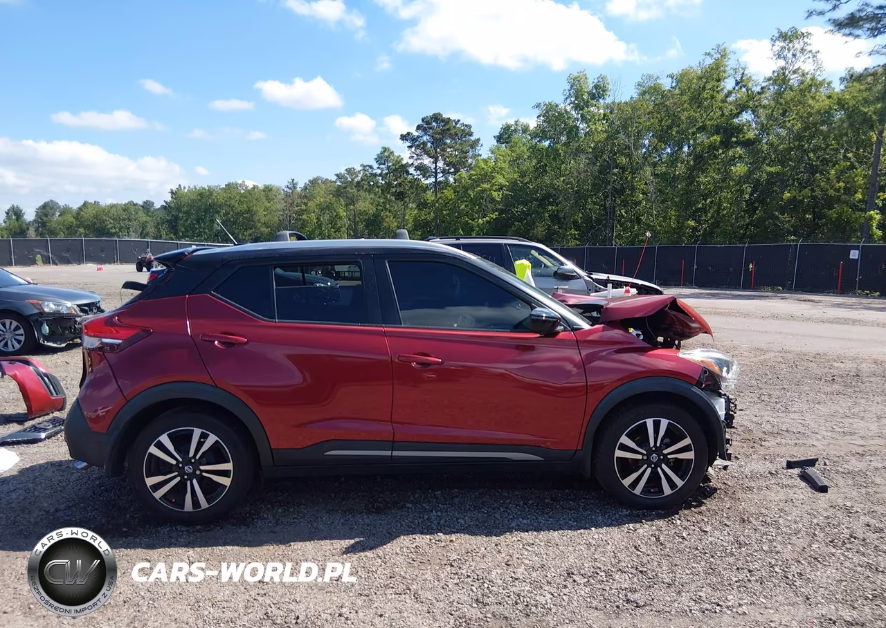 2019 Nissan Kicks Sr VIN:3N1CP5CU3KL563864 - 14