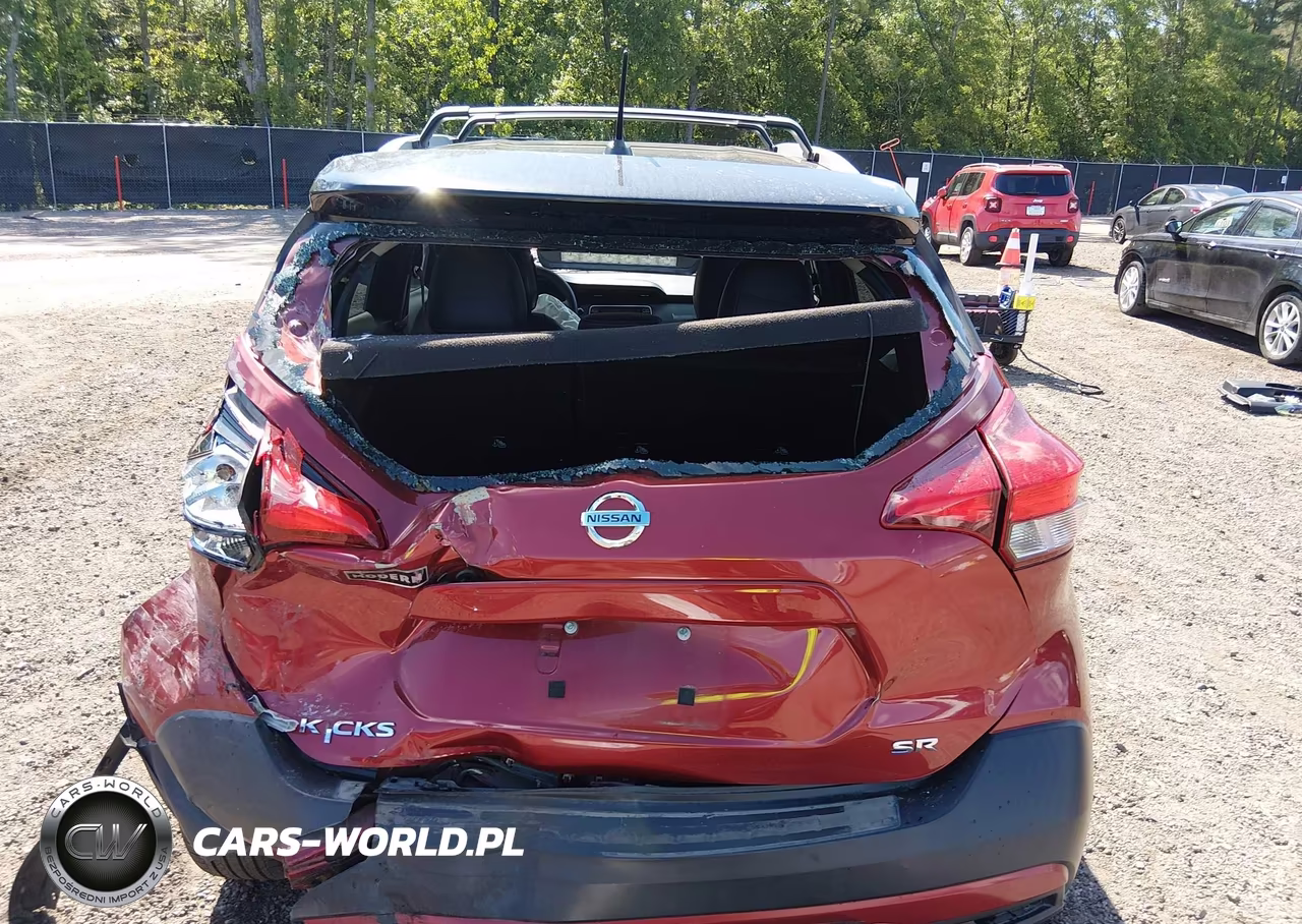 2019 Nissan Kicks Sr VIN:3N1CP5CU3KL563864 - 17