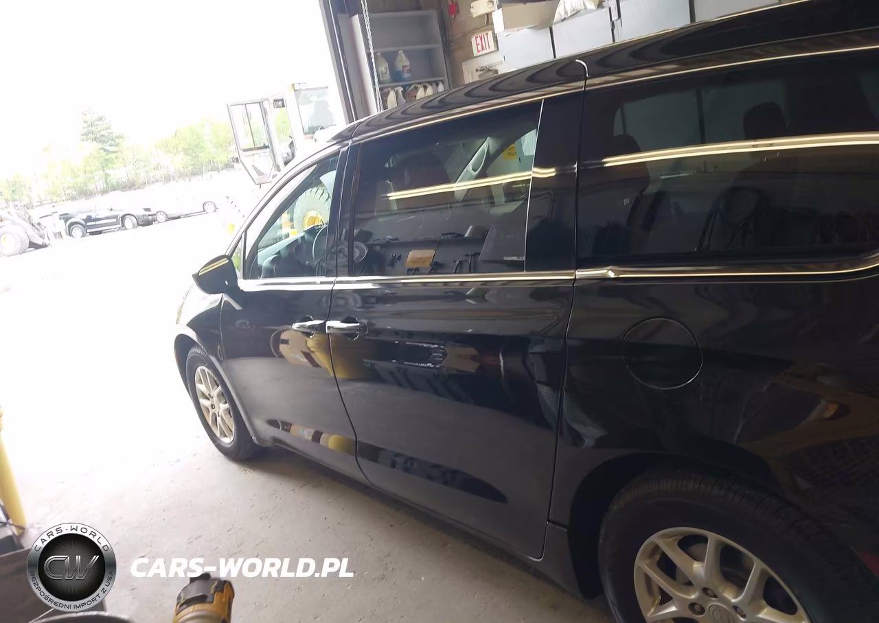 2020 Chrysler Voyager Lx VIN:2C4RC1CG9LR237612 - 14