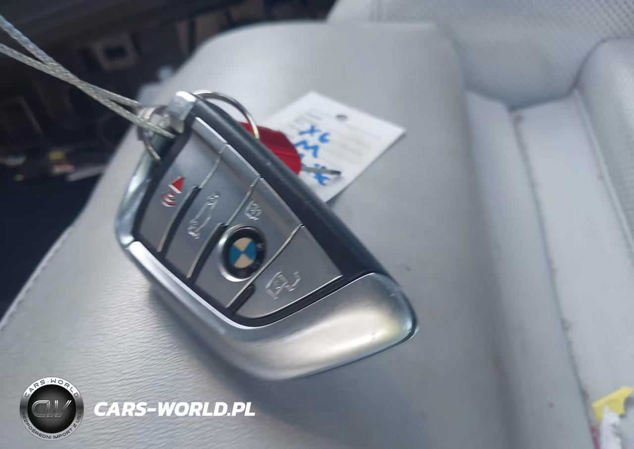 2021 BMW X6 M VIN:5YMCY0C07M9F89304 - 11