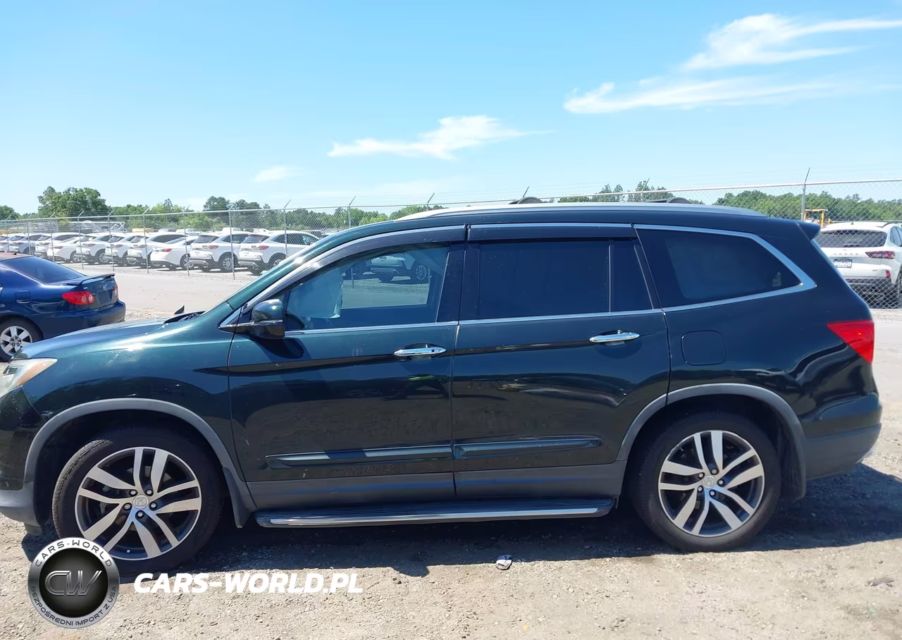 2017 Honda Pilot Touring VIN:5FNYF5H92HB018577 - 14