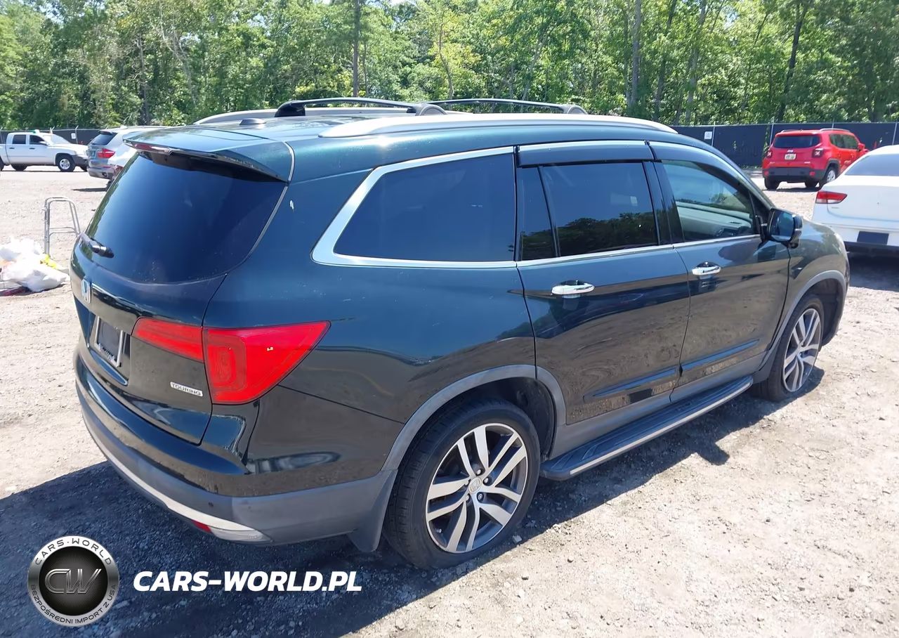 2017 Honda Pilot Touring VIN:5FNYF5H92HB018577 - 4