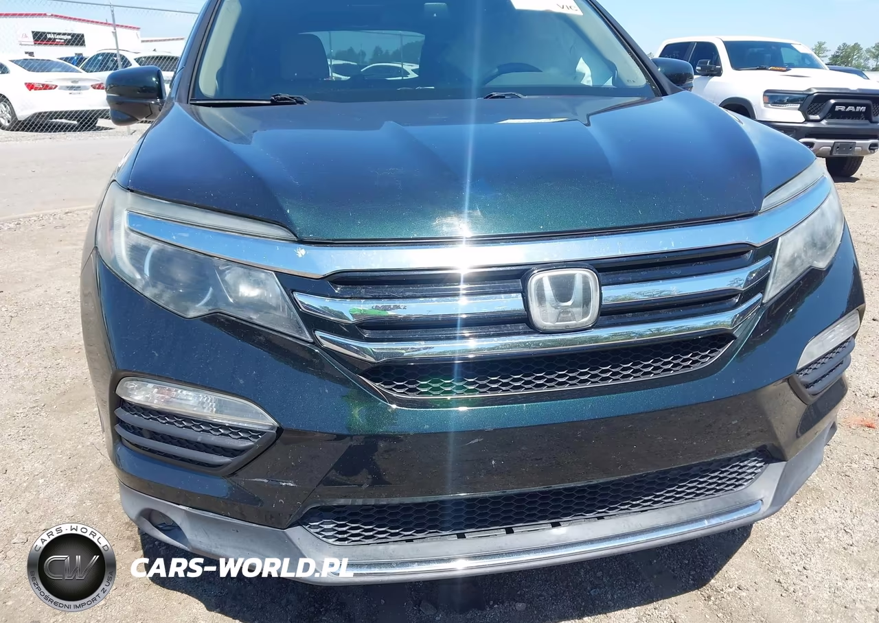 2017 Honda Pilot Touring VIN:5FNYF5H92HB018577 - 6