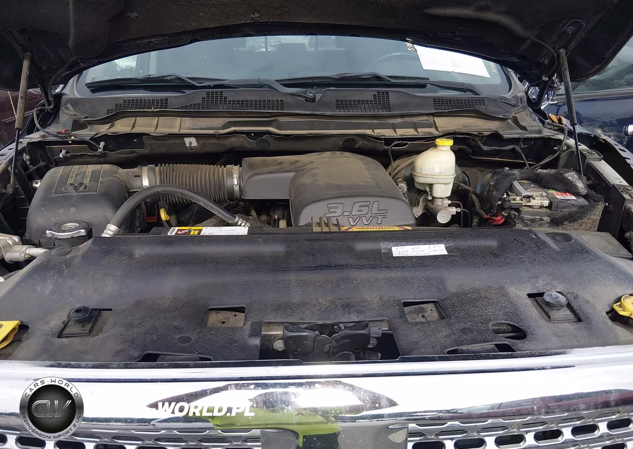 2016 Ram 1500 Laramie VIN:1C6RR7NG1GS285406 - 10