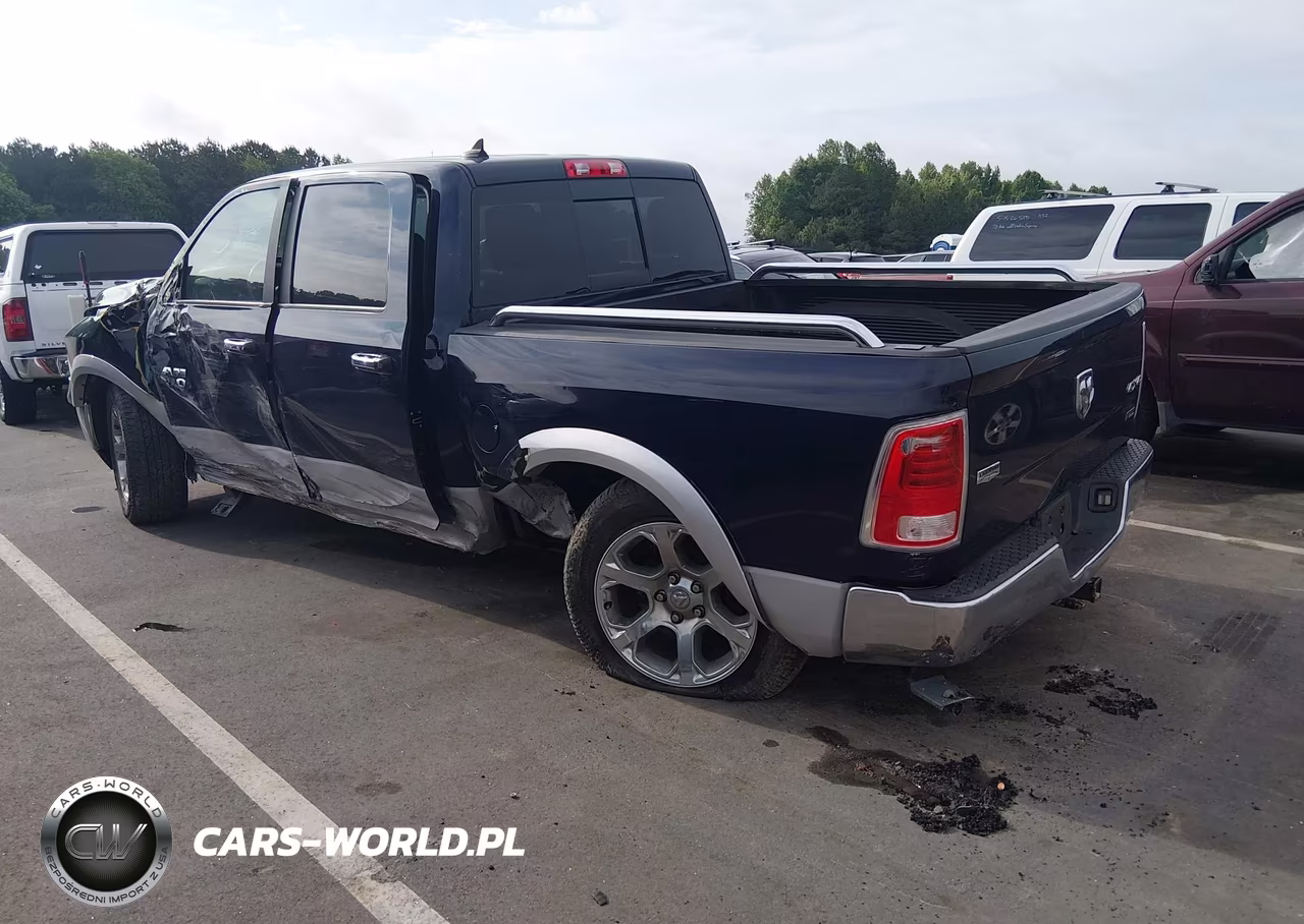 2016 Ram 1500 Laramie VIN:1C6RR7NG1GS285406 - 3