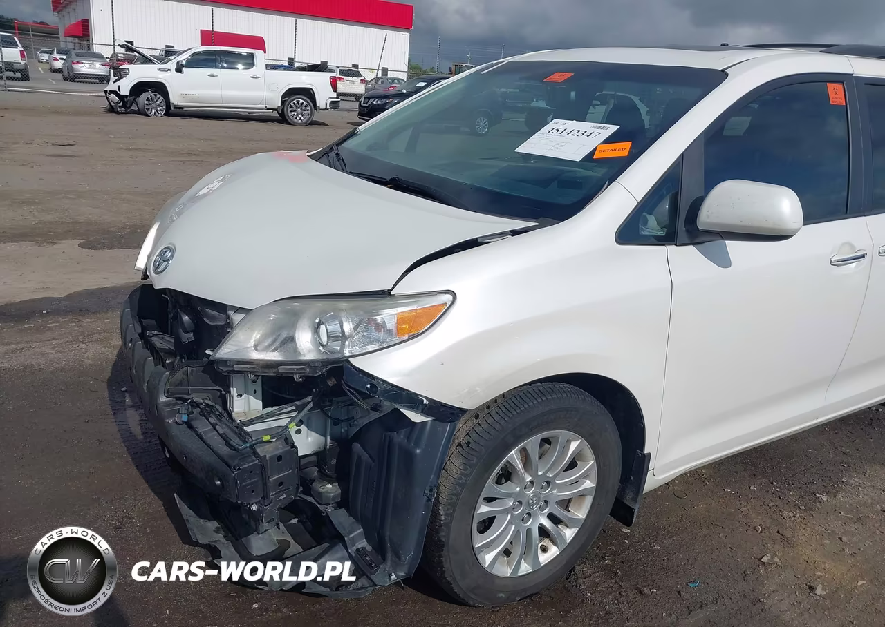 2017 Toyota Sienna Xle 8 Passenger VIN:5TDYZ3DC0HS824412 - 15