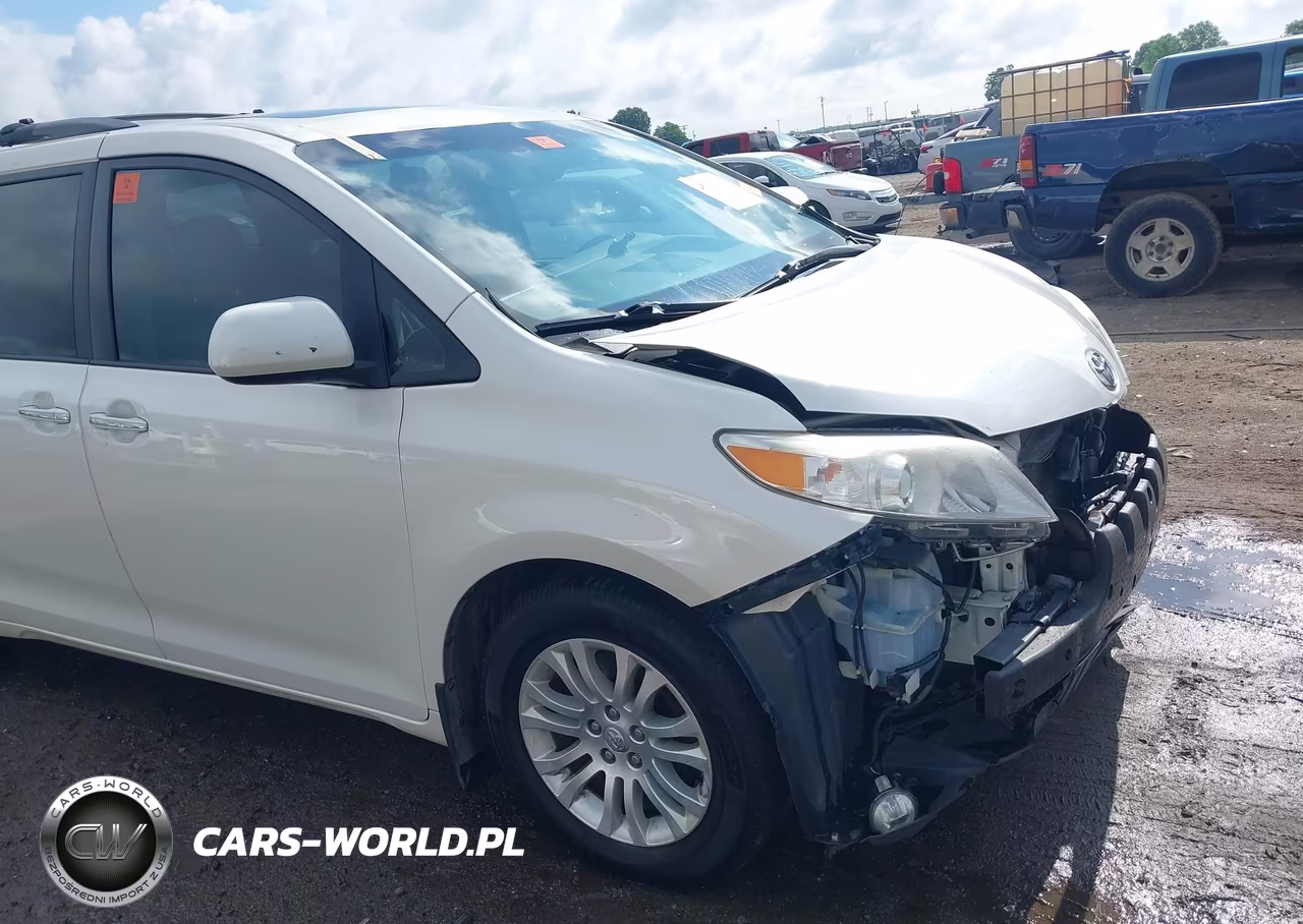 2017 Toyota Sienna Xle 8 Passenger VIN:5TDYZ3DC0HS824412 - 16