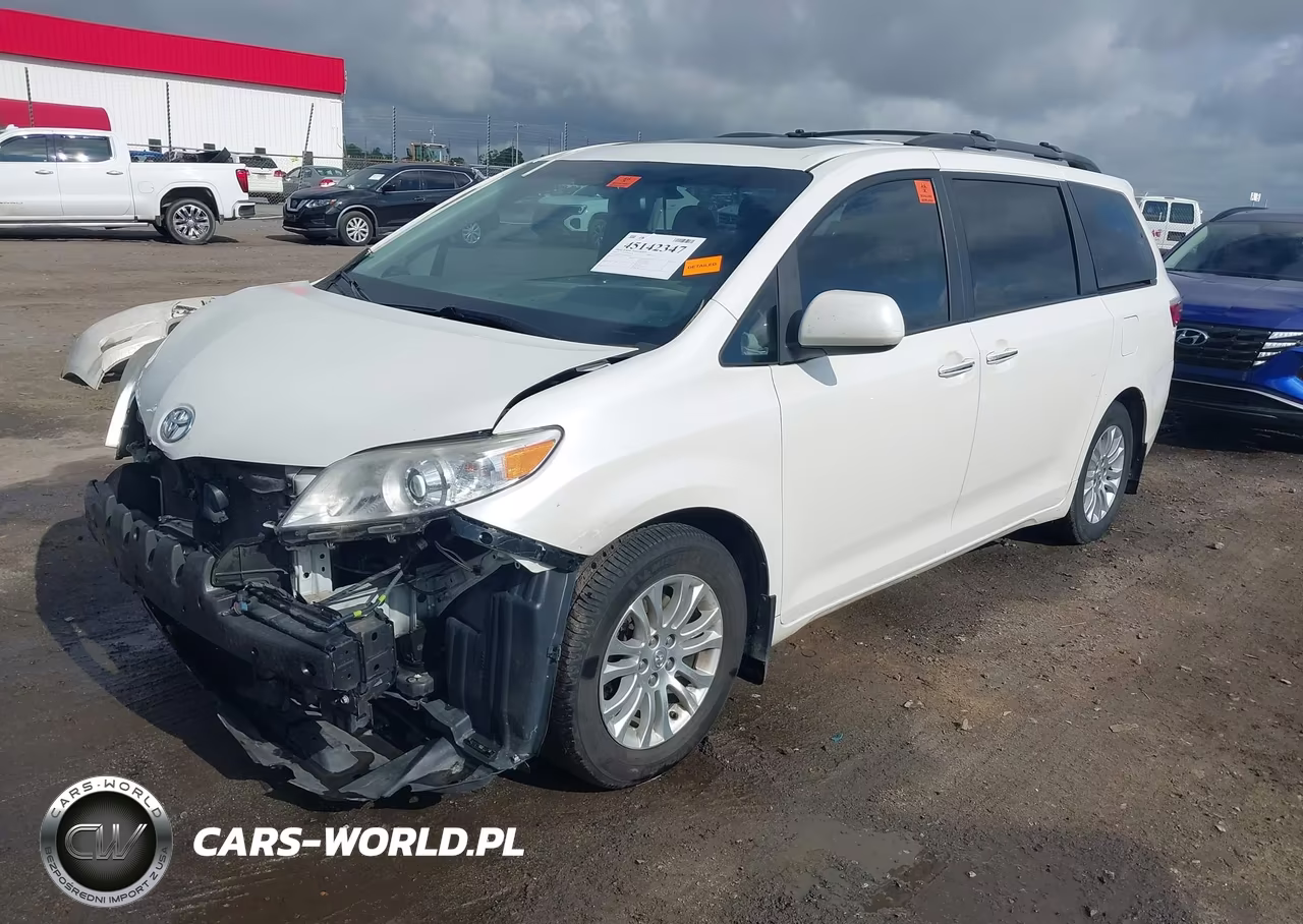 2017 Toyota Sienna Xle 8 Passenger VIN:5TDYZ3DC0HS824412 - 2