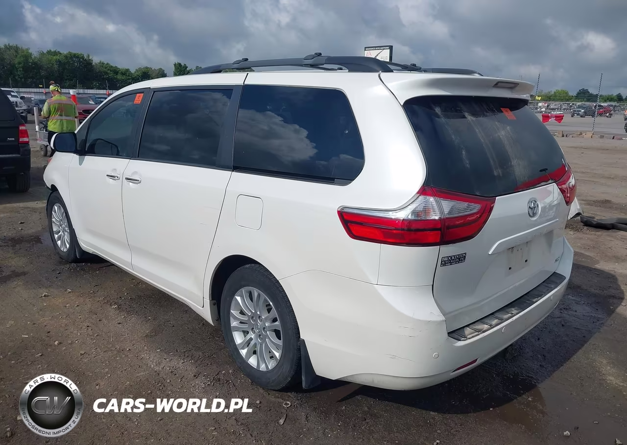 2017 Toyota Sienna Xle 8 Passenger VIN:5TDYZ3DC0HS824412 - 3