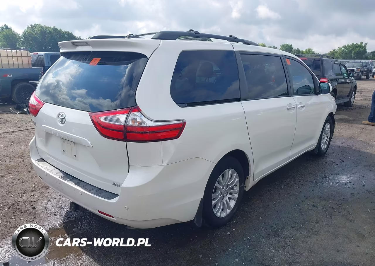 2017 Toyota Sienna Xle 8 Passenger VIN:5TDYZ3DC0HS824412 - 4
