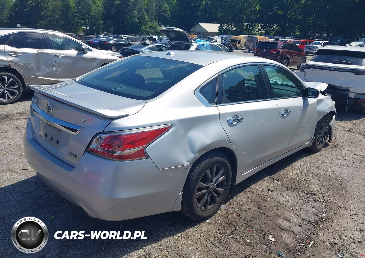 2015 Nissan Altima 2.5 S VIN:1N4AL3AP6FC574690 - 4