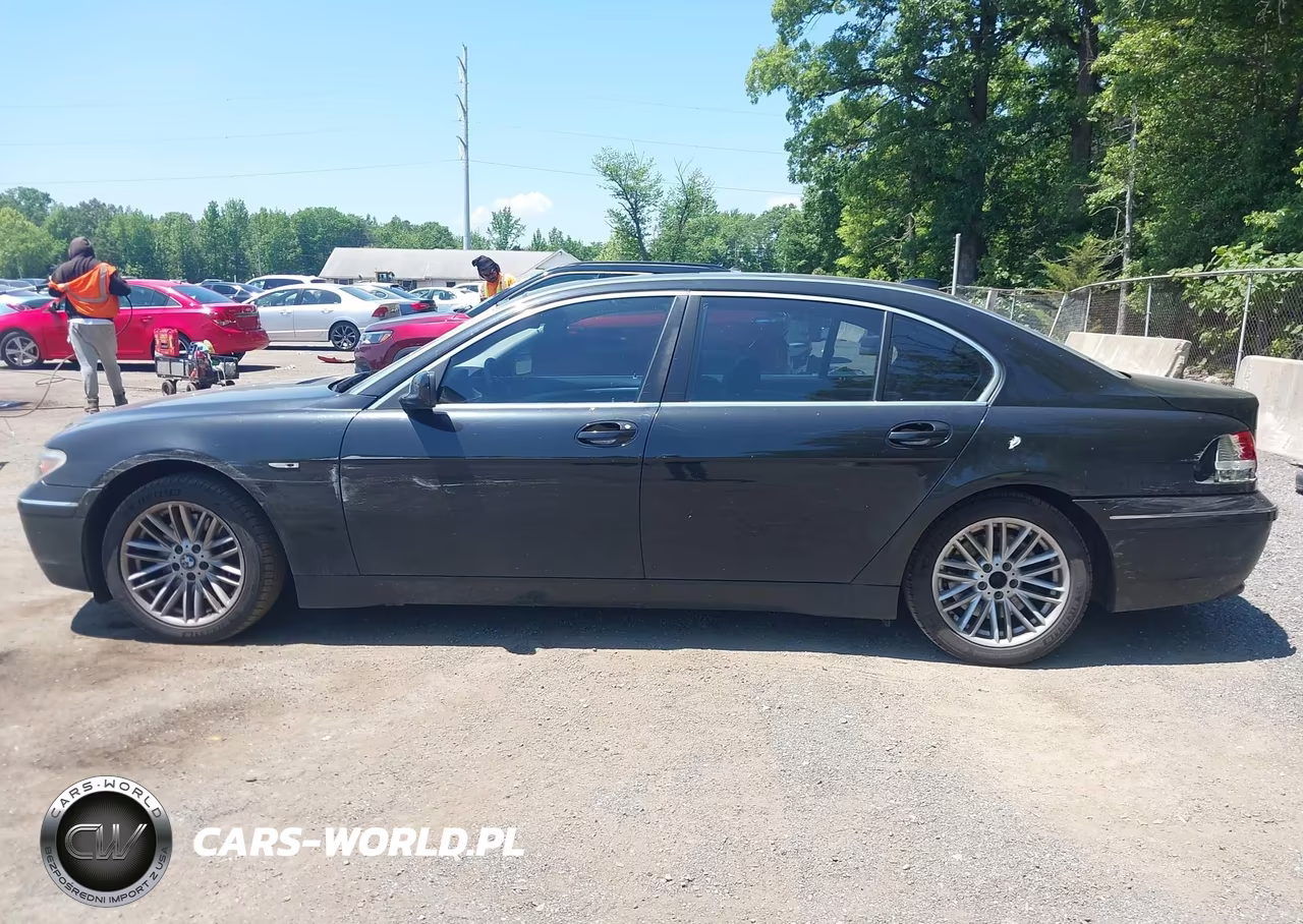 2005 BMW 745Li VIN:WBAGN63515DS56834 - 14
