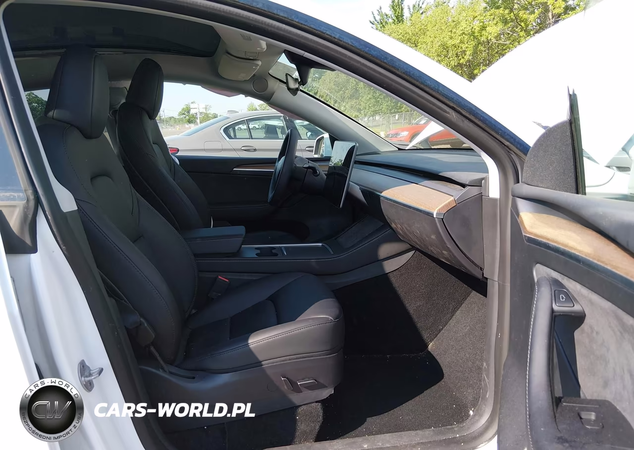 2023 Tesla Model Y VIN:7SAYGDEE3PF686365 - 5