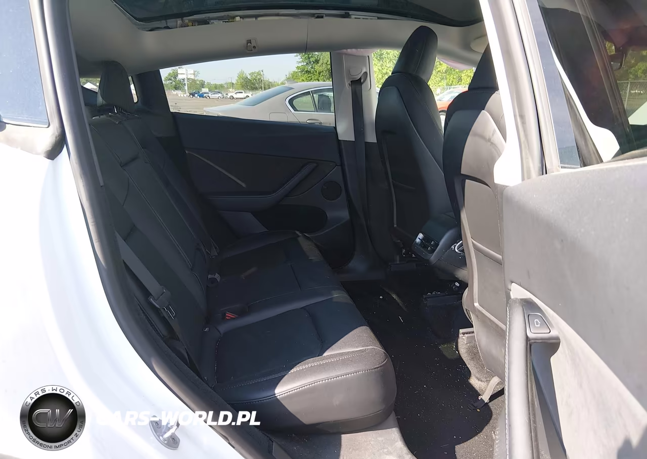 2023 Tesla Model Y VIN:7SAYGDEE3PF686365 - 8