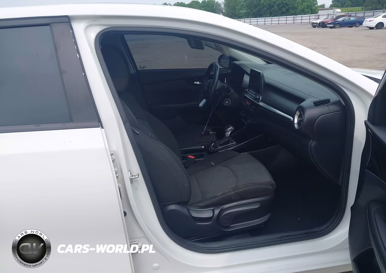 2019 Kia Forte S VIN:3KPF34AD8KE022428 - 5