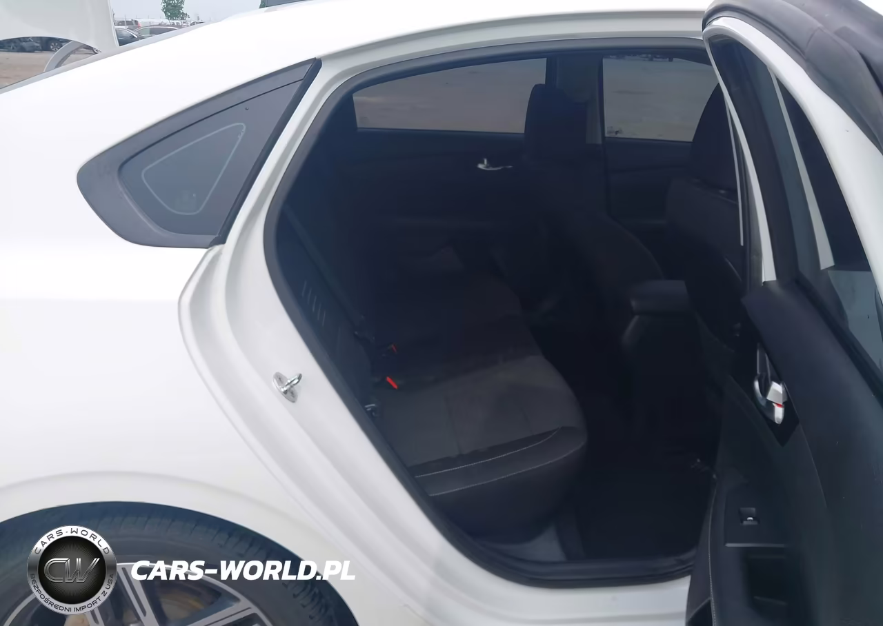 2019 Kia Forte S VIN:3KPF34AD8KE022428 - 8