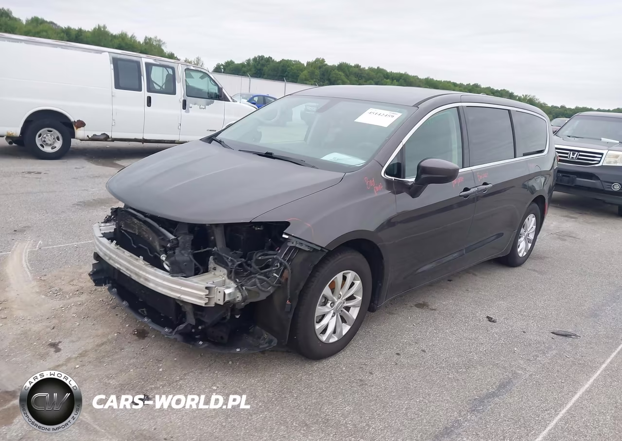 2017 Chrysler Pacifica Touring VIN:2C4RC1DGXHR507856 - 2