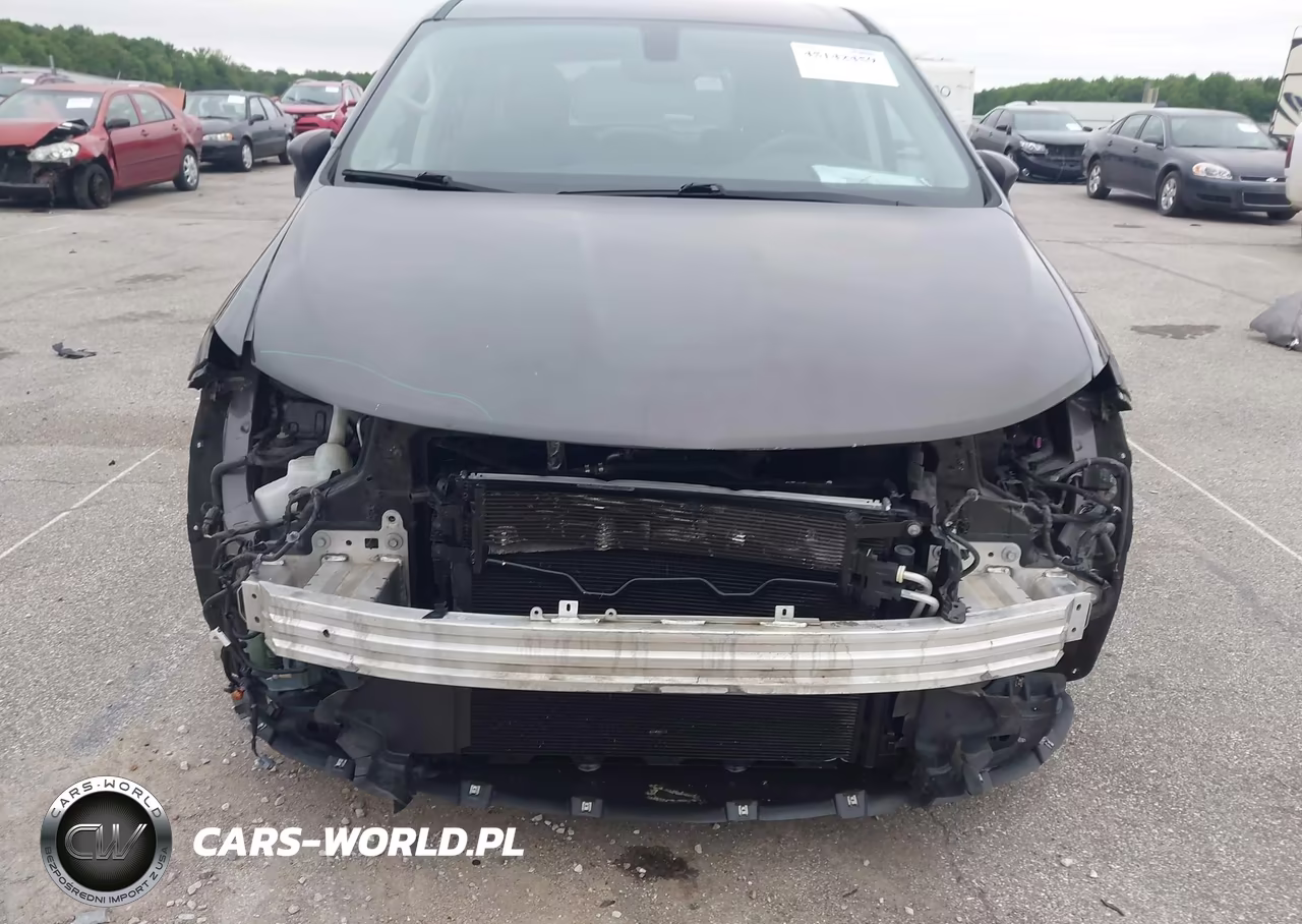 2017 Chrysler Pacifica Touring VIN:2C4RC1DGXHR507856 - 6