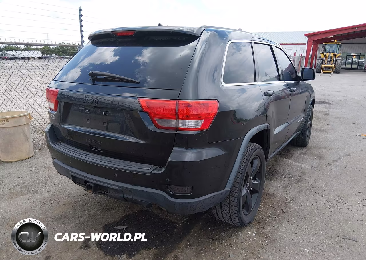 2012 Jeep Grand Cherokee Laredo VIN:1C4RJEAG2CC329671 - 4
