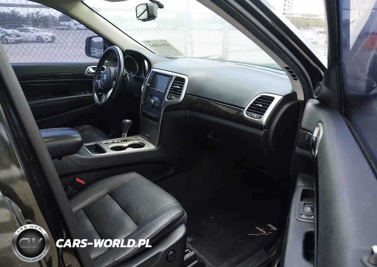2012 Jeep Grand Cherokee Laredo VIN:1C4RJEAG2CC329671 - 5