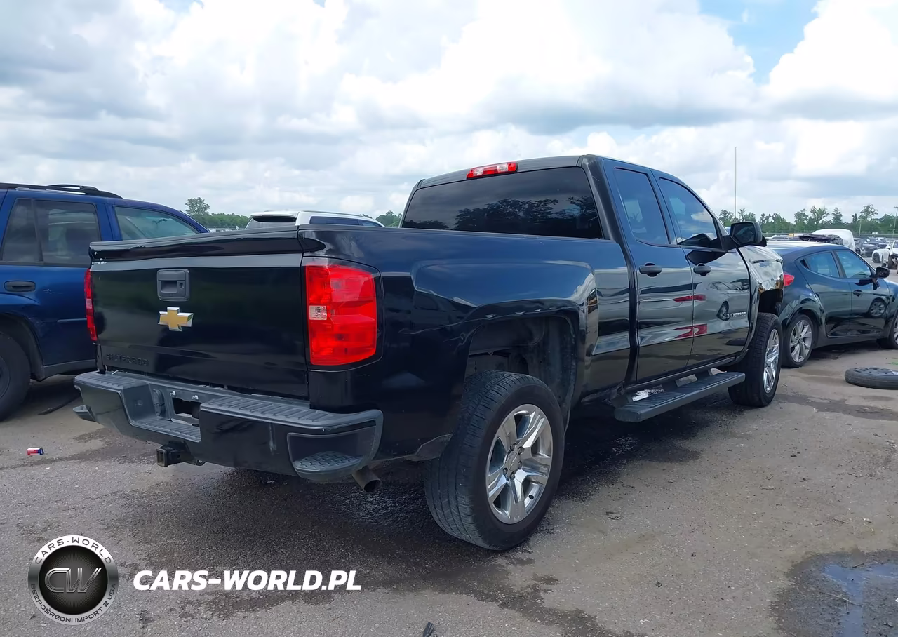 2017 Chevrolet Silverado 1500 Silverado Custom VIN:1GCRCPECXHZ304275 - 4