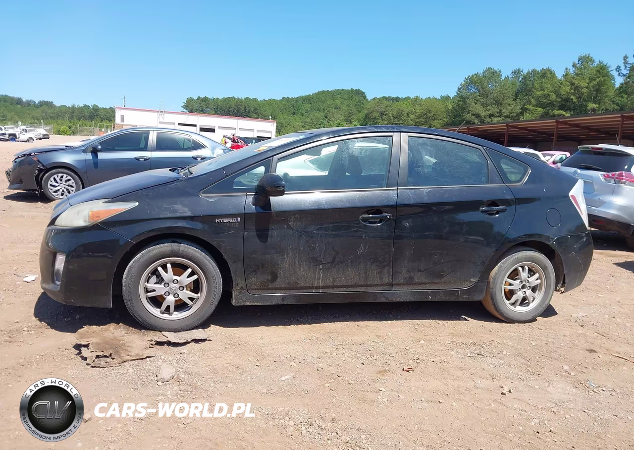 2011 Toyota Prius Three VIN:JTDKN3DU6B0318605 - 13
