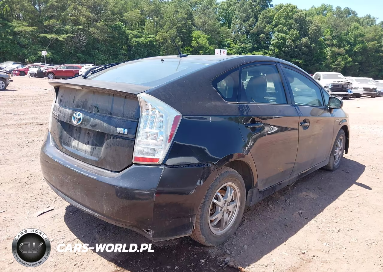 2011 Toyota Prius Three VIN:JTDKN3DU6B0318605 - 4
