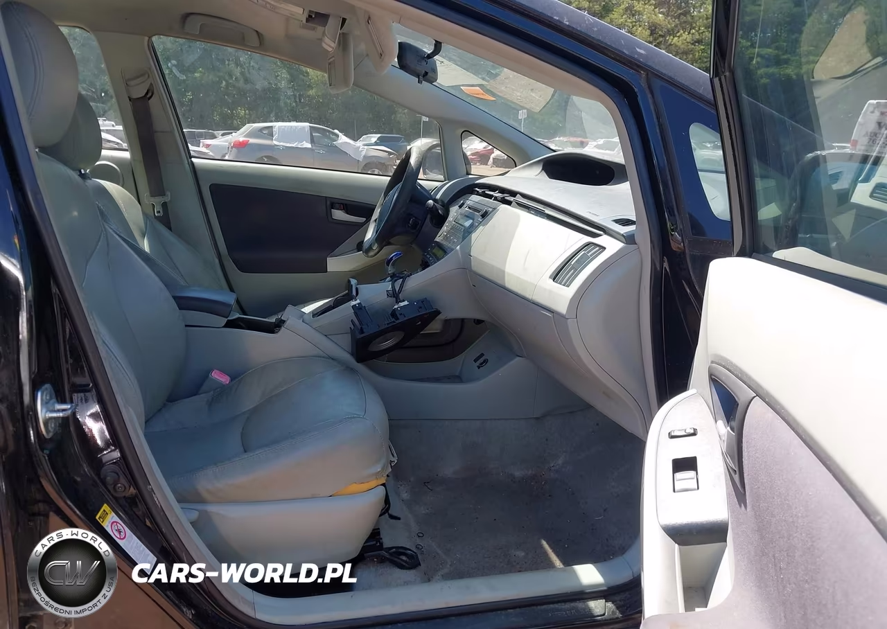 2011 Toyota Prius Three VIN:JTDKN3DU6B0318605 - 5
