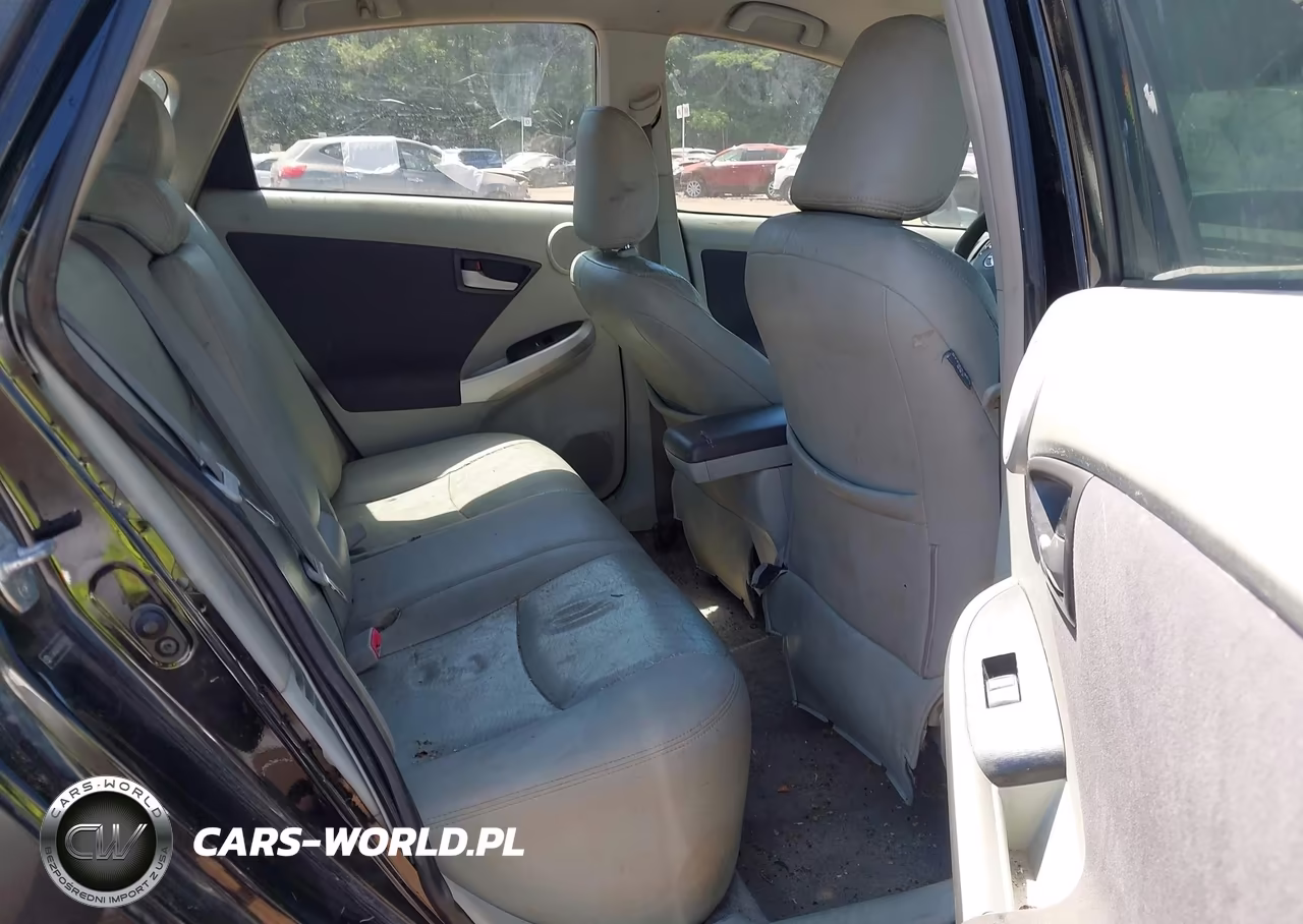 2011 Toyota Prius Three VIN:JTDKN3DU6B0318605 - 8