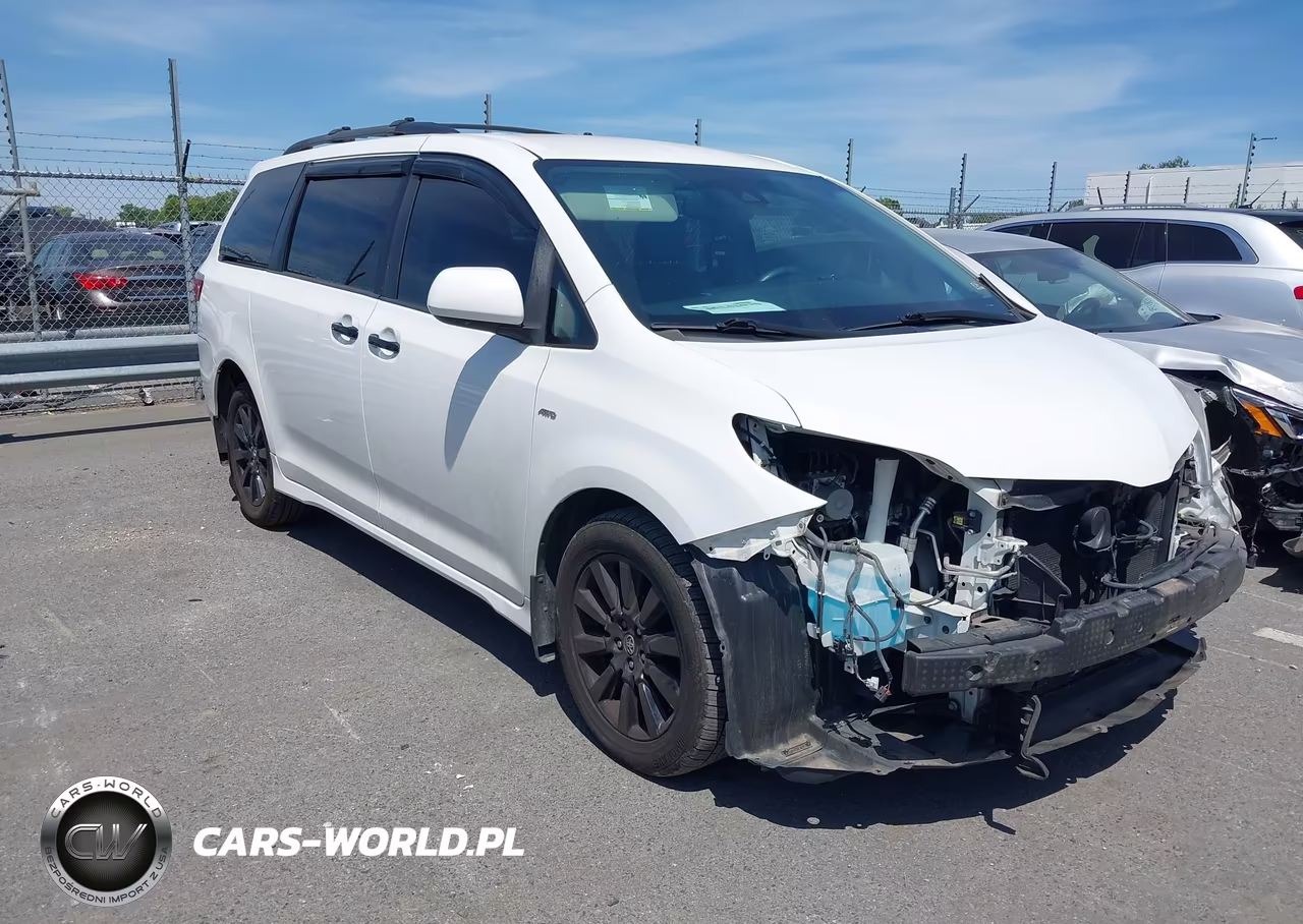 2018 Toyota Sienna Le 7 Passenger