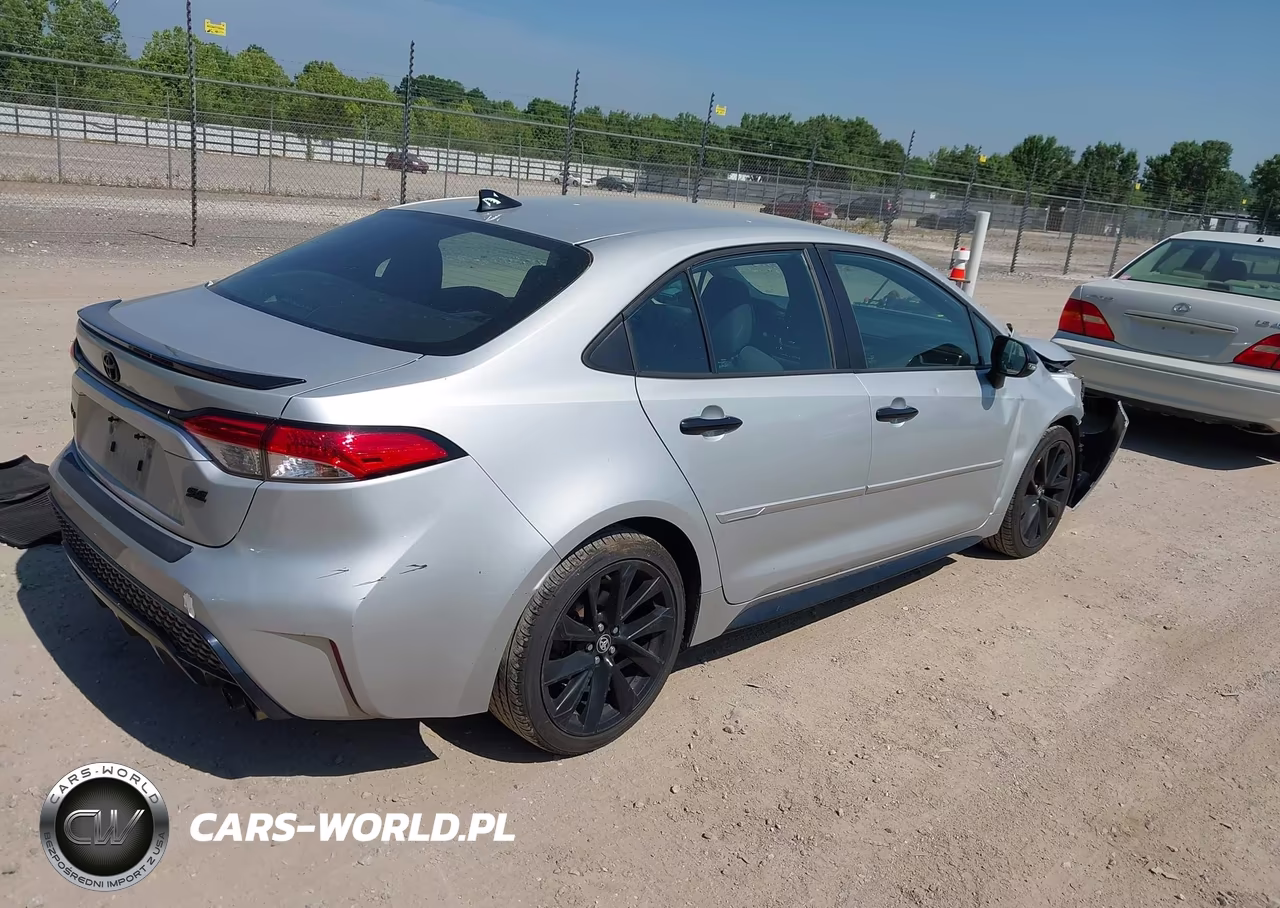 2020 Toyota Corolla Se Nightshade Edition VIN:5YFS4RCE6LP045964 - 4