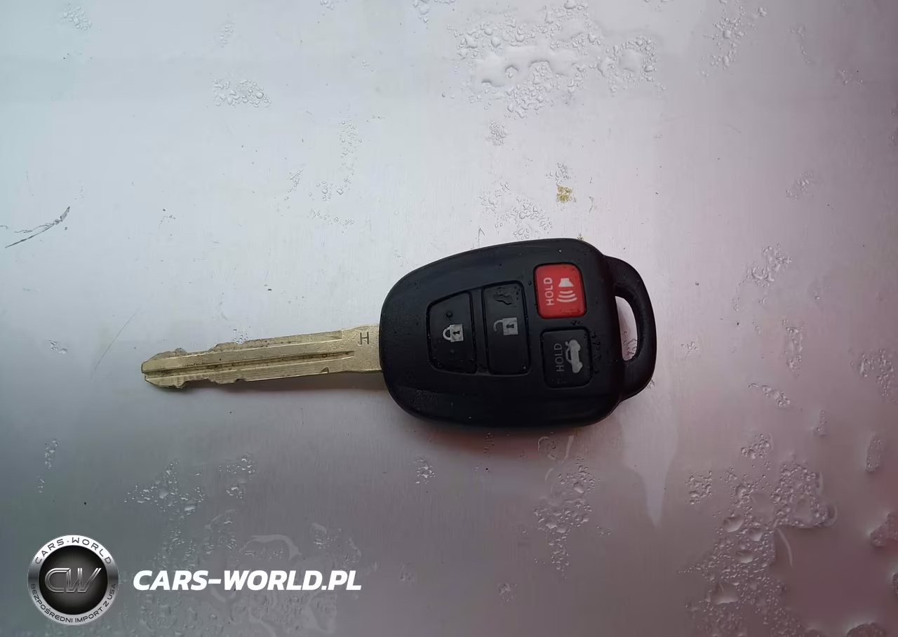 2018 Toyota Corolla Le VIN:5YFBURHE5JP843829 - 11