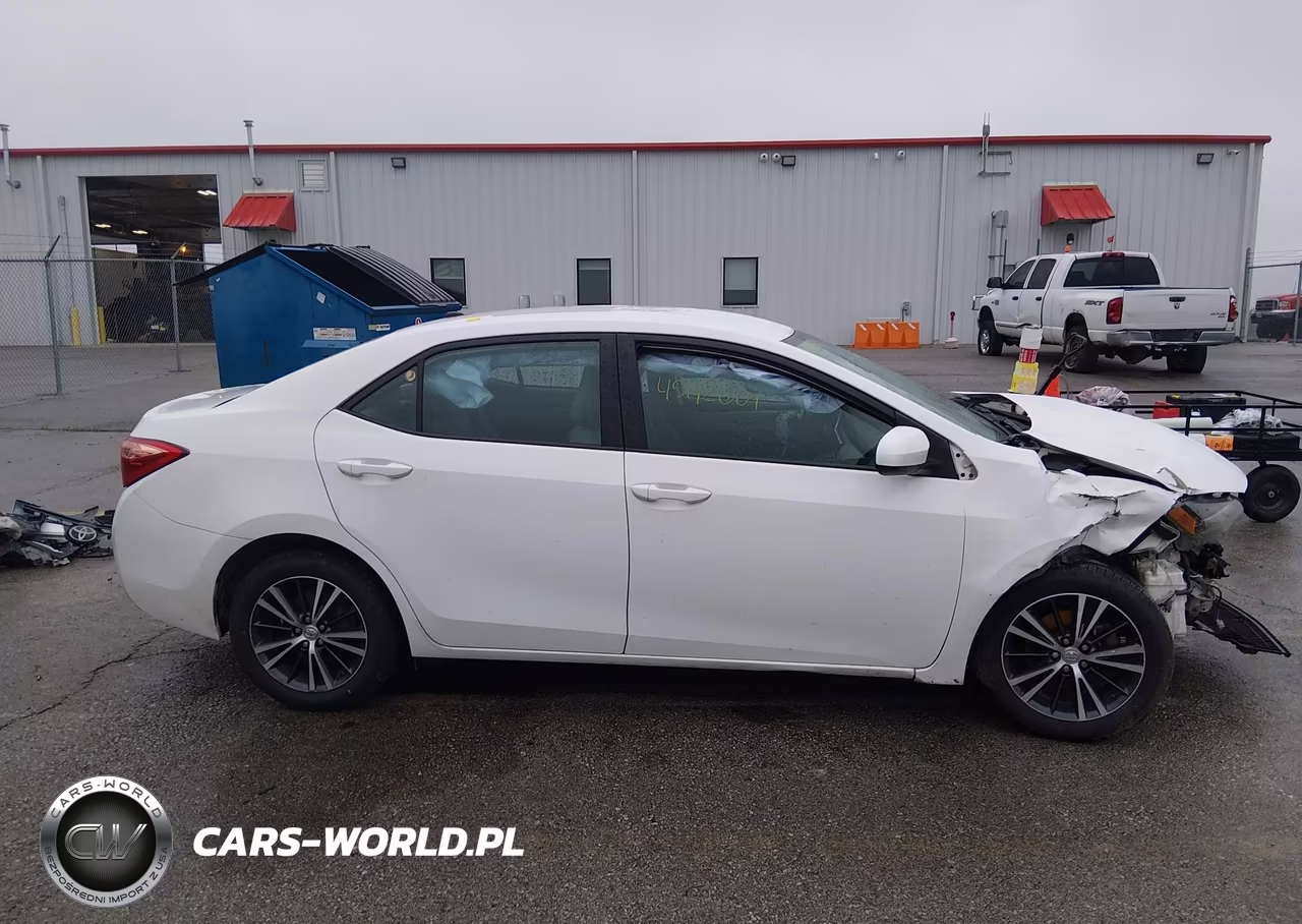 2018 Toyota Corolla Le VIN:5YFBURHE5JP843829 - 14