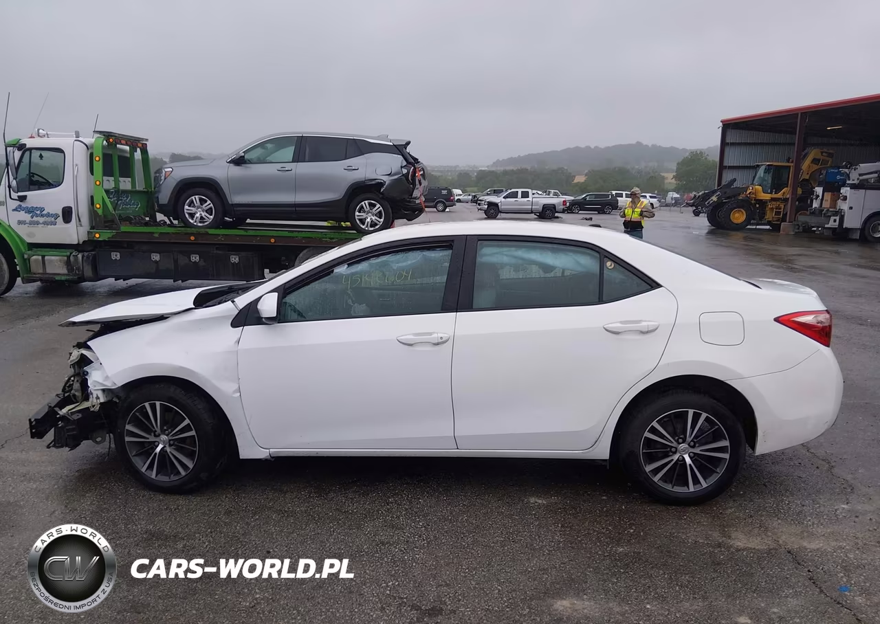 2018 Toyota Corolla Le VIN:5YFBURHE5JP843829 - 15
