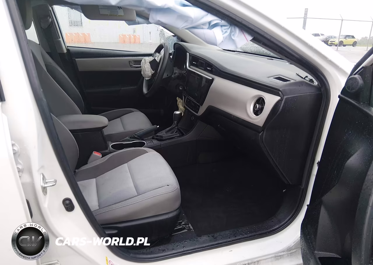 2018 Toyota Corolla Le VIN:5YFBURHE5JP843829 - 5