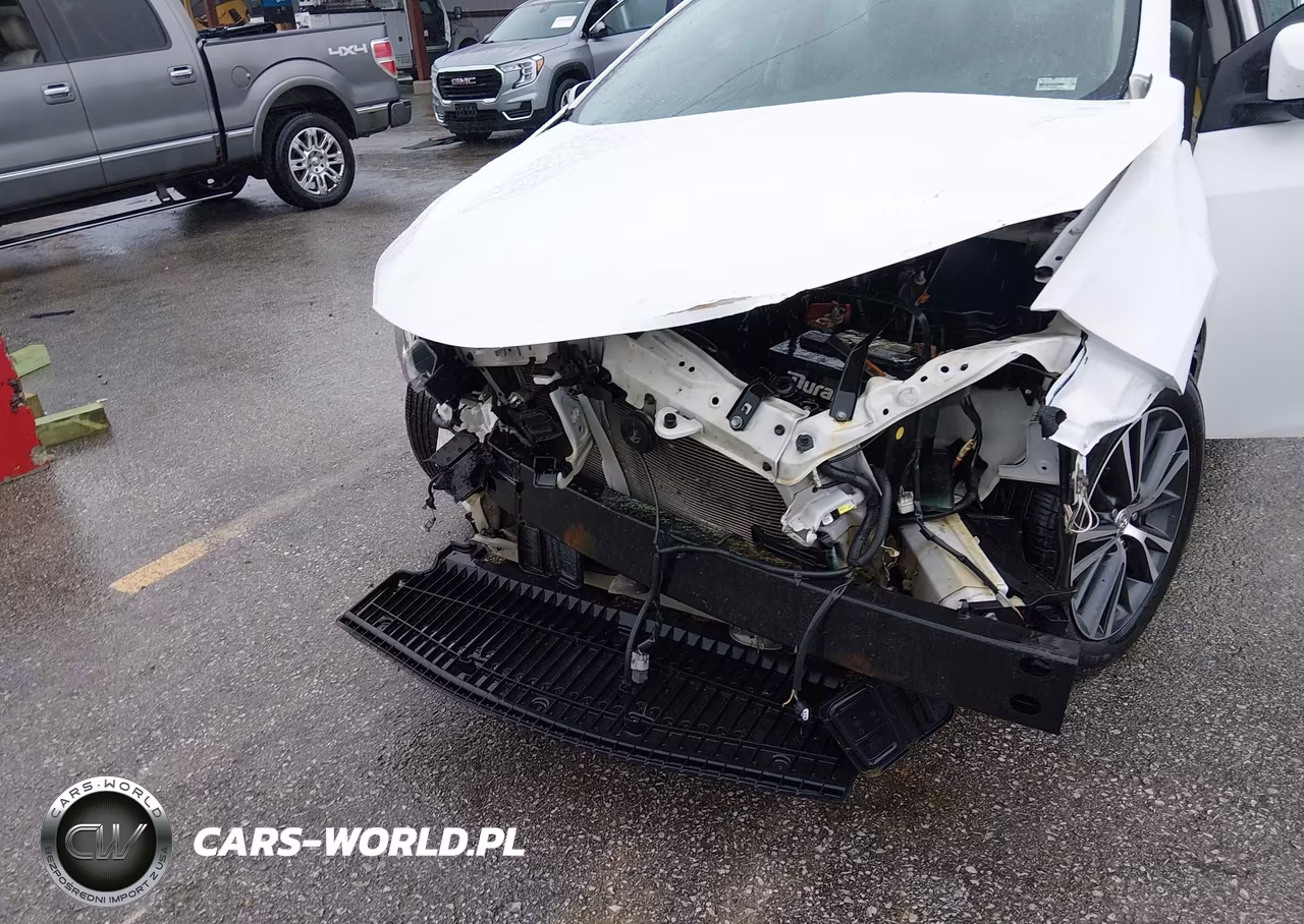 2018 Toyota Corolla Le VIN:5YFBURHE5JP843829 - 6