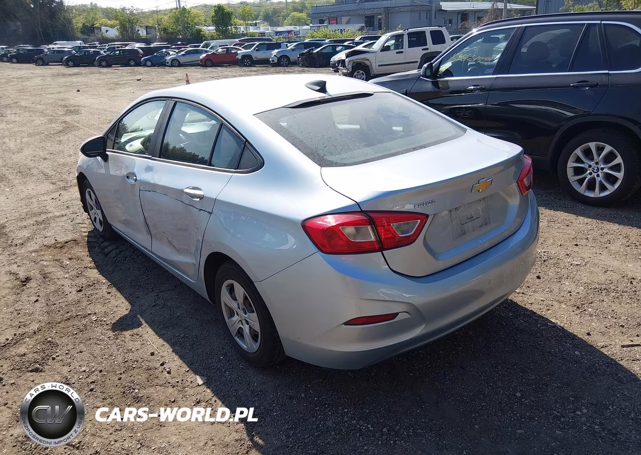 2018 Chevrolet Cruze Ls Auto VIN:1G1BC5SM2J7113334 - 3