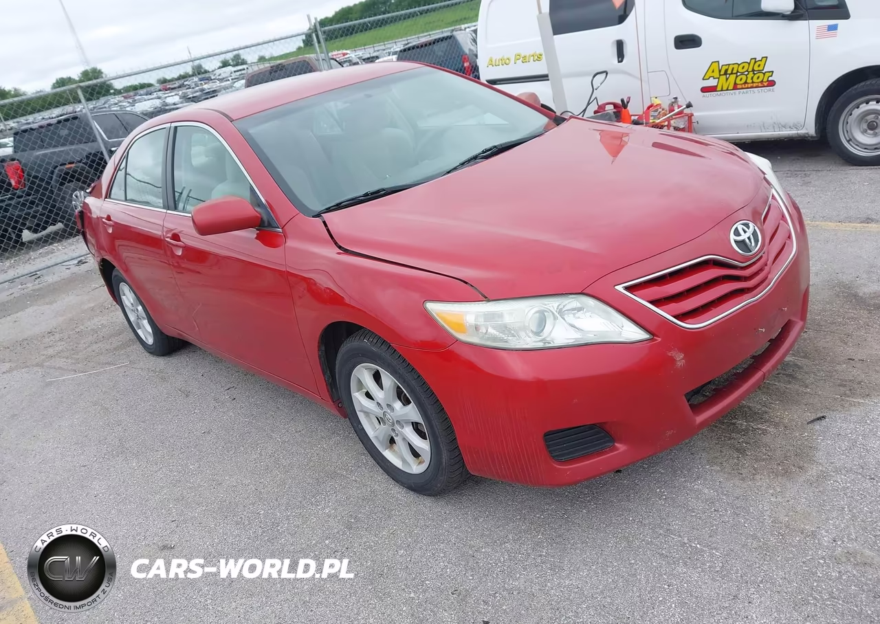 2010 Toyota Camry Le – zdjęcie 1 z 16