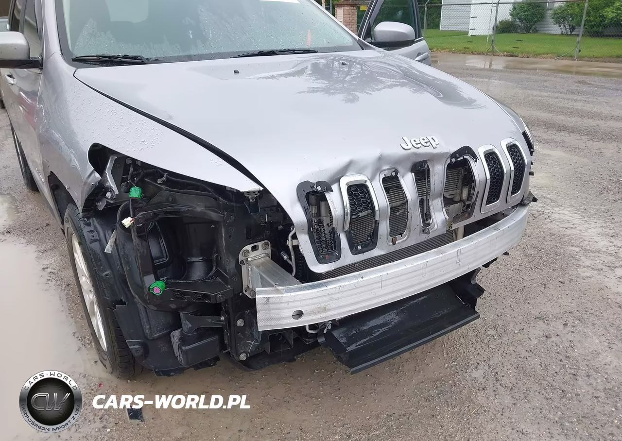 2018 Jeep Cherokee Latitude Plus 4X4 VIN:1C4PJMLX4JD530283 - 18