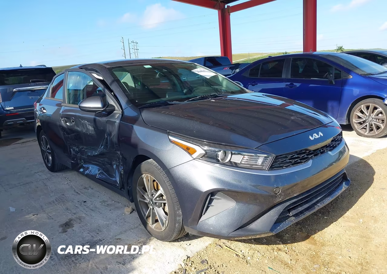 2023 Kia Forte Lxs – zdjęcie 1 z 16