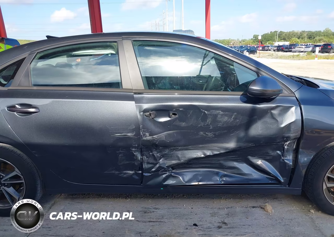 2023 Kia Forte Lxs VIN:3KPF24AD8PE585103 - 6